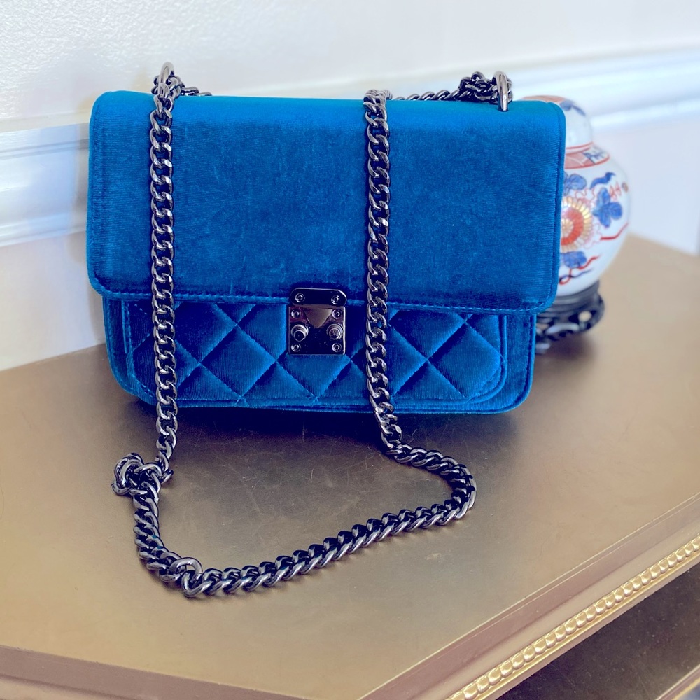 KC Jagger Quilted-Pocket Crossbody Bag